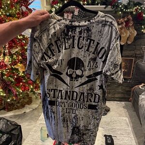 Affliction Men's Distressed Black and Gray Skull Tee